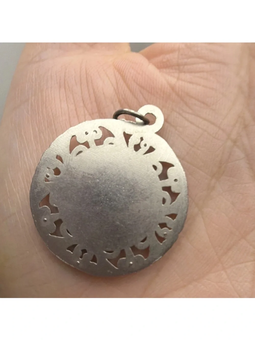 Saint Christopher Round Filigree Pendant - Silver - Picture 4 of 4